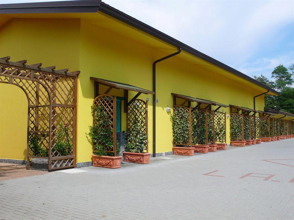Hotel Ristorante La Perla Varallo Pombia Exterior photo
