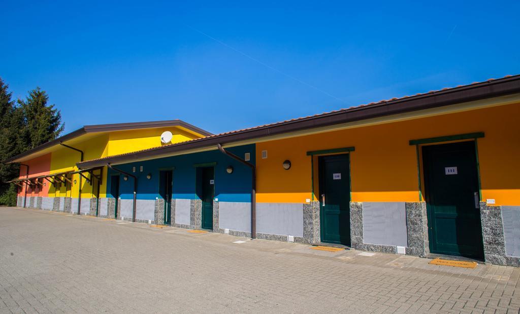 Hotel Ristorante La Perla Varallo Pombia Exterior photo