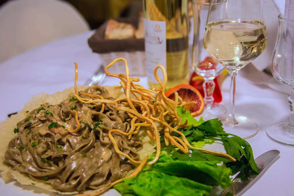 Hotel Ristorante La Perla Varallo Pombia Restaurant photo